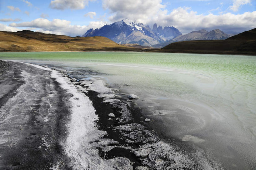 无人,横图,俯视,室外,白天,旅游,度假,湖,湖泊,美景,山,山脉,水,阴影,波纹,光线,影子,湖面,景观,山峰,水流,水面,云,云朵,涟漪,山峦,云彩,娱乐,蓝色,白云,蓝天,水纹,天空,阳光,自然,波浪,湖水,群山,天,享受,休闲,景色,南美,放松,晴朗,南美洲,拉丁美洲,自然风光,美洲,水晕,亚美利加洲,南亚美利加洲,巴塔哥尼亚高原,巴塔哥尼亚,晴空,彩图,高角度拍摄