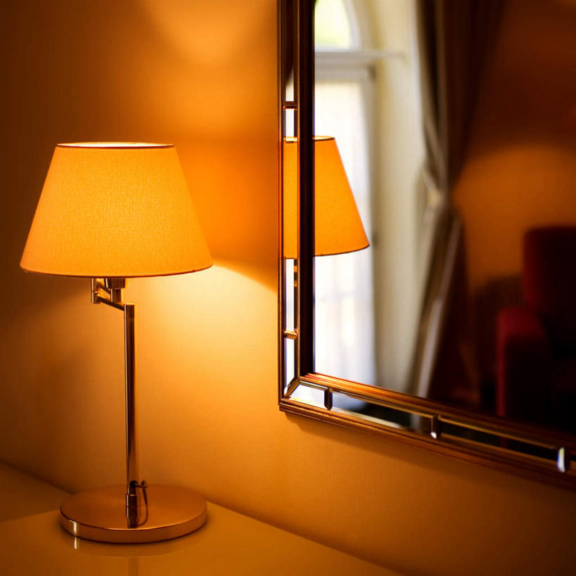 无人,方图,俯视,室内,白天,镜子,台灯,玻璃,照明,阴影,反射,影子,墙,灯光,墙壁,墙面,玻璃制品,灯,一个,灯具,单个,照亮,镜像,镜面,照明设备,彩图,高角度拍摄