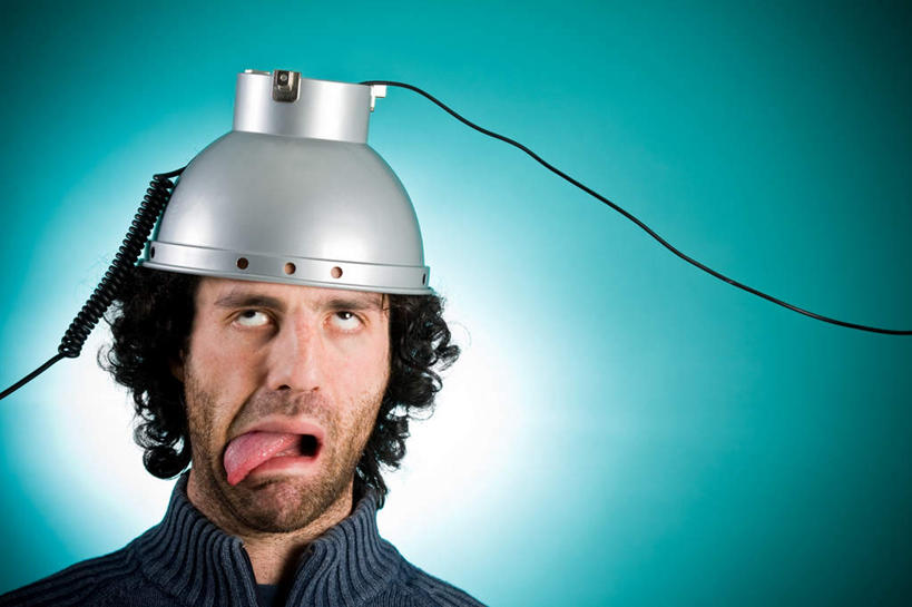 西方人,眼睛,一个人,横图,室内,白天,正面,毛衣,帽子,欧洲,欧洲人,瞳孔,仅一个男性,仅一个人,盖子,吐舌头,仅一个年轻男性,伸舌头,鬼脸,吐舌,眼部,斗鸡眼,对眼,内斜,精神病,神经病,男人,男性,年轻男性,白种人,眼,半身,彩图,绒衣,套衫,套头毛衣,线衣