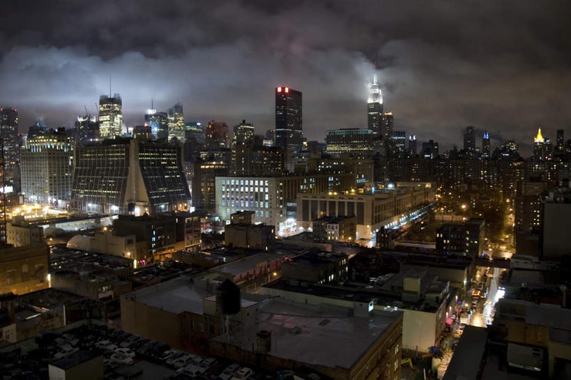 无人,家,横图,全景,俯视,室外,夜晚,度假,美景,天际线,城市风光,城市,纽约,美国,一排,阴影,整齐,光线,影子,房屋,屋子,景观,乌云,云,阴天,云朵,灯光,曼哈顿,云彩,娱乐,楼房,住宅,排列,天空,天,享受,休闲,景色,放松,北美,北美洲,昏暗,阴沉,队列,美洲,纽约州,帝国之州,帝国州,北亚美利加洲,亚美利加洲,恶劣,彩图,高角度拍摄,房子,曼哈顿岛