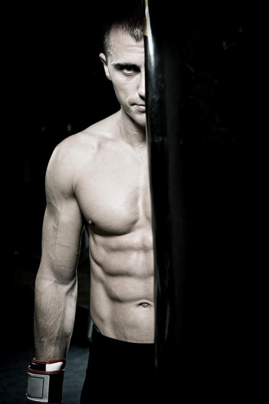 西方人,肌肉,健壮,一个人,拳击手,站,竖图,室内,白天,正面,锻炼,比赛,运动,拳击,欧洲,欧洲人,仅一个男性,仅一个人,黑色背景,注视,仅一个年轻男性,观察,看,站着,健康,活力,力量,摄影,影棚,观看,青春,察看,强壮,关注,沙包,体育,男人,男性,年轻男性,白种人,拳击家,拳击运动员,站立,半身,彩图,影棚拍摄,健身,拍摄