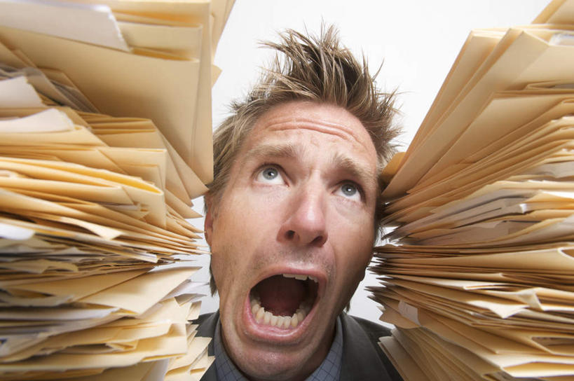 西方人,一个人,商务人士,商务男性,横图,室内,特写,白天,正面,衬衫,欧洲,欧洲人,仅一个男性,仅一个人,仅一个中年男性,一堆,许多,堆叠,堆积,套装,材料,档案,文件,很多,注视,资料,观察,看,张嘴,压力,观看,堆,懊恼,烦恼,察看,关注,文档,商务装,张大嘴巴,工薪阶层,男人,男性,中年男性,白种人,白领,上班族,张开嘴,半身,彩图,衬衣