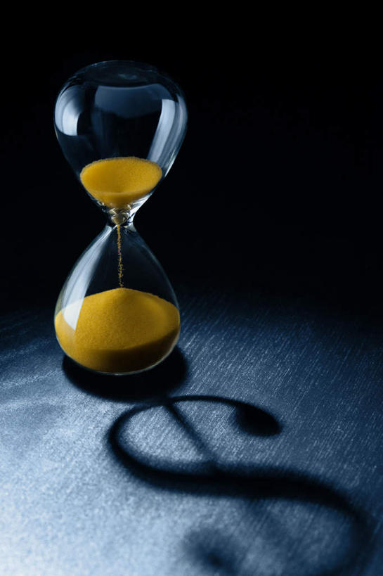 无人,竖图,俯视,室内,白天,计时器,沙漏,玻璃,阴影,黑色背景,透明,时间,光线,符号,钱币,沙子,影子,计时,标识,标记,玻璃制品,一个,黄色,蓝色,摄影,影棚,单个,定时器,准确,昏暗,精准,表记,标帜,通明,灰暗,晦暗,货泉,钱银,泉币,货币,彩图,高角度拍摄,影棚拍摄,拍摄