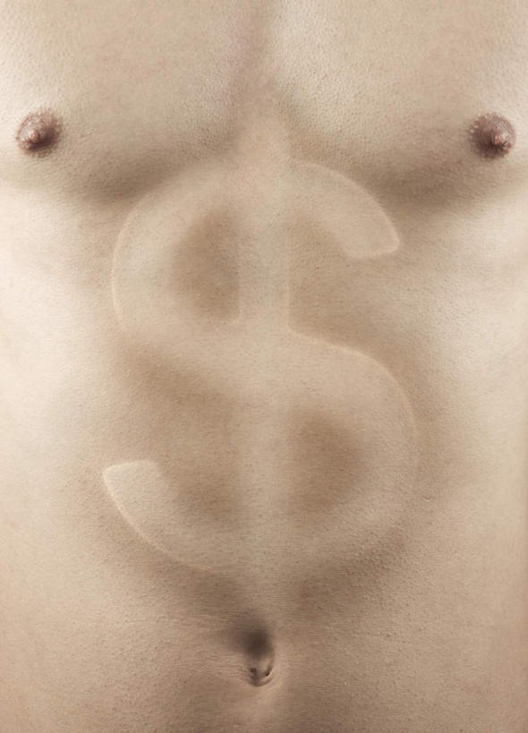 西方人,肚脐,乳头,一个人,竖图,室内,特写,白天,正面,钱,美元,欧洲,欧洲人,仅一个男性,仅一个人,阴影,反射,标志,钱币,文字,影子,字符,字母,美金,标识,裸露,仅一个年轻男性,钞票,金融,纸币,经济,赤裸,皮肤,裸,腹肌,流通,纸钞,贸易,货币,现金,男人,男性,年轻男性,白种人,半身,彩图