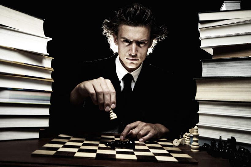 西方人,一个人,横图,室内,白天,正面,衬衫,西装,看书,游戏,阅读,快乐,比赛,竞争,书籍,欧洲,欧洲人,仅一个男性,仅一个人,握,学习,黑色背景,套装,正装,领带,拿,玩,拿着,注视,职业装,娱乐,仅一个年轻男性,书本,象棋,观察,看,休闲,国际象棋,益智,读书,放,浏览,握着,摄影,影棚,观看,活动,诡异,察看,发泄,关注,消遣,智力,宣泄,男人,男性,年轻男性,白种人,书,图书,玩耍,嬉戏,半身,彩图,影棚拍摄,衬衣,拍摄