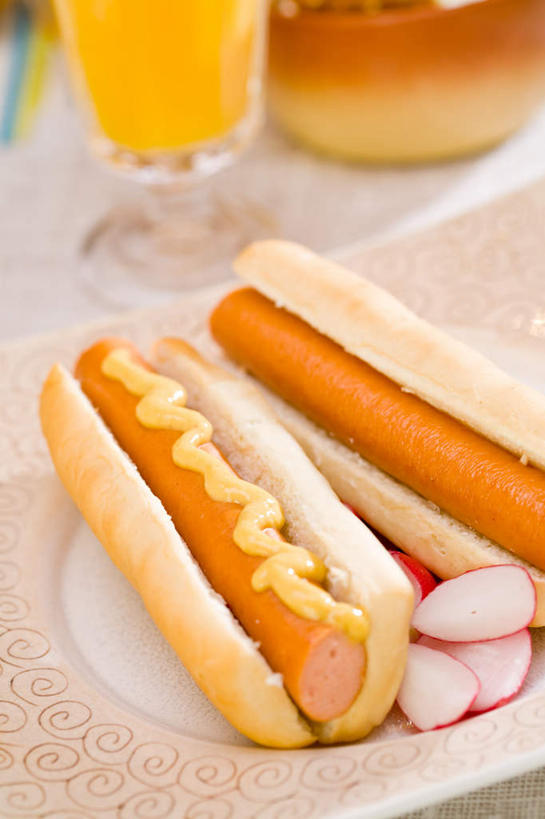 点心,面包,无人,竖图,俯视,室内,特写,白天,烹饪,西餐,静物,杯子,阴影,光线,影子,灯光,料理,食品,面点,热狗,菜肴,美食,玻璃制品,食物,糕点,水杯,快餐,西式,佳肴,西式快餐,垃圾食品,玻璃杯,彩图,高角度拍摄