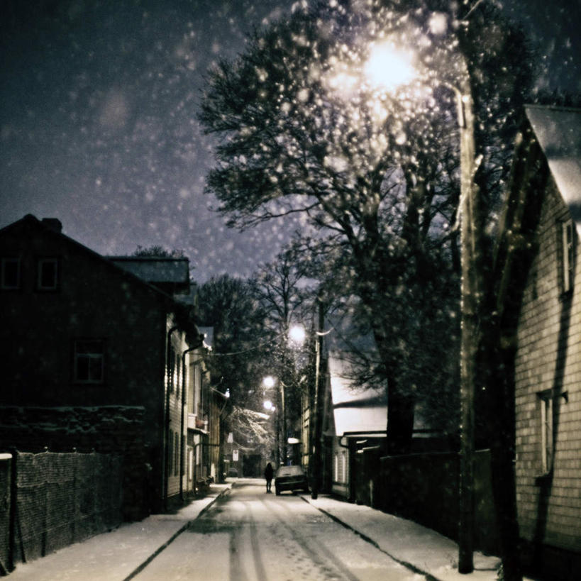 无人,家,方图,室外,夜晚,正面,旅游,度假,美景,雪,植物,大雪,路灯,照明,欧洲,爱沙尼亚,覆盖,阴影,光线,影子,房屋,屋子,积雪,景观,雪景,冬季,冬天,小路,灯光,首都,娱乐,楼房,住宅,灯,树,树木,巷子,黄色,蓝色,绿色,蓝天,天空,自然,天,享受,休闲,景色,放松,寒冷,生长,成长,照亮,照明设备,自然风光,遮盖,东欧,严寒,笼罩,爱沙尼亚共和国,塔林,笼盖,彩图,房子