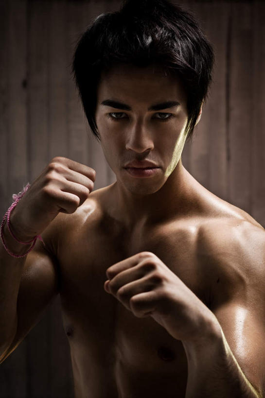 东方人,健壮,一个人,拳击手,家,木屋,站,竖图,室内,白天,正面,锻炼,比赛,运动,拳击,亚洲,仅一个男性,仅一个人,握,墙,注视,黄种人,鼓励,裸露,墙壁,墙面,住宅,仅一个年轻男性,观察,加油,看,手势,握拳,站着,打气,握着,观看,察看,强壮,关注,鼓舞,裸,强健,健旺,矫健,体育,男人,男性,年轻男性,亚洲人,拳击家,拳击运动员,站立,半身,彩图,健身,茅舍,茅屋,棚屋,小木屋,小屋