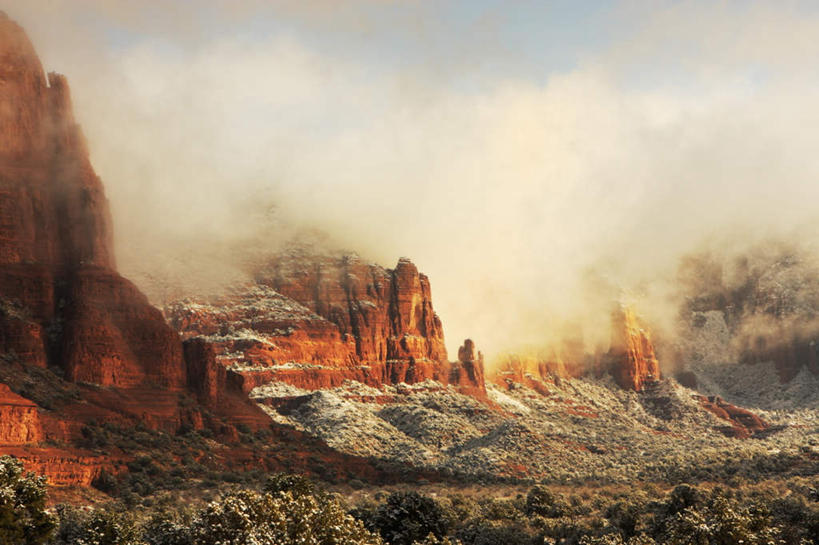 无人,横图,室外,白天,正面,旅游,度假,美景,山,山脉,城市,美国,阴影,光线,影子,景观,山峰,云,云朵,山峦,云彩,娱乐,蓝色,白云,蓝天,天空,阳光,自然,群山,天,享受,休闲,景色,放松,晴朗,亚利桑那,北美,北美洲,自然风光,美洲,亚利桑那州,大峡谷之州,北亚美利加洲,亚美利加洲,塞多纳,晴空,彩图