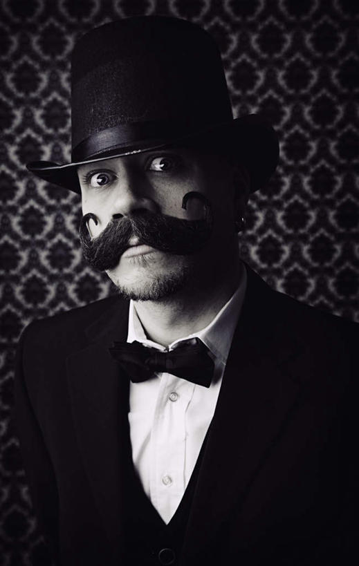 西方人,胡须,一个人,站,竖图,室内,白天,正面,工作服,制服,壁纸,帽子,欧洲,欧洲人,仅一个男性,仅一个人,仅一个中年男性,戴,花纹,套装,图案,注视,礼帽,观察,看,站着,观看,戴着,察看,昏暗,关注,一套,一顶,工作制服,灰暗,晦暗,男人,男性,中年男性,白种人,胡子,小胡子,墙纸,站立,半身,彩图,工作套服