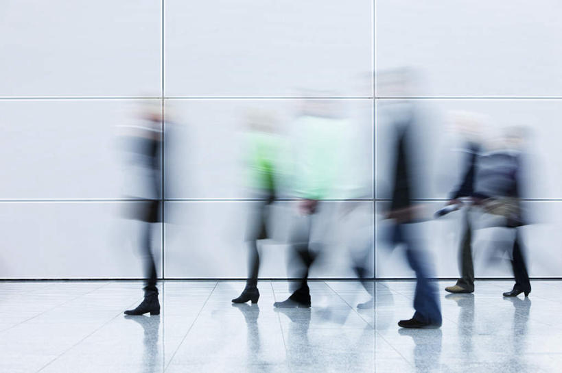 西方人,商务人士,商务男性,站,横图,室内,白天,正面,衬衫,欧洲,欧洲人,阴影,套装,朦胧,模糊,光线,瓷砖,地砖,影子,地面,许多人,阳光,站着,一群人,连续,商务装,工薪阶层,持续,继续,接连,陆续,延续,一连,男人,男性,年轻男性,年轻女性,女人,女性,白种人,白领,上班族,站立,彩图,全身,衬衣