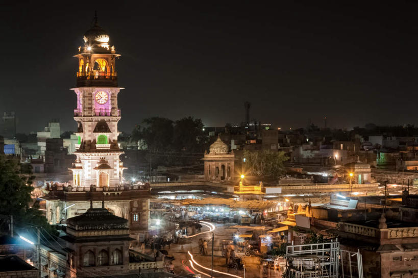 无人,高楼大厦,横图,俯视,航拍,室外,夜晚,度假,美景,城市风光,城市,大厦,建筑,摩天大楼,夜景,印度,亚洲,时间,时钟,景观,钟楼,计时,娱乐,黑色,天空,钟表,天,享受,休闲,表,景色,放松,座钟,鸟瞰,南亚,斋浦尔,拉贾斯坦,拉贾普达那,拉贾斯丹,灯火辉煌,火树银花,灯烛辉煌,钟,彩图,高角度拍摄,大楼,高层建筑,高楼,摩天楼