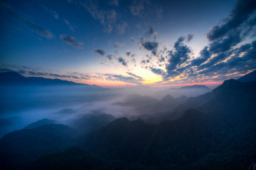 无人,横图,室外,白天,正面,美景,日落,山,山脉,北京,长城,中国,亚洲,阴影,光线,影子,景观,山峰,晚霞,霞光,云,云朵,落日,山峦,首都,云彩,蓝色,白云,蓝天,天空,阳光,自然,黄昏,群山,天,景色,彩霞,晴朗,自然风光,万里长城,东亚,中华人民共和国,北京市,京,北平,华北地区,河北,河北省,冀,密云县,承德,承德市,夕照,金山岭长城,金山岭,滦平县,晴空,夕阳,彩图,斜阳