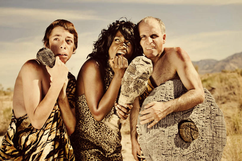 西方人,手,三个人,站,举,横图,室外,白天,正面,山,山脉,植物,欧洲,欧洲人,握,阴影,惊讶,枯萎,光线,木头,影子,山峰,云,云朵,枯草,山峦,拿,云彩,拿着,注视,裸露,草,黄色,蓝色,白云,蓝天,天空,阳光,车轮,群山,天,观察,看,靠,靠着,托,站着,张嘴,手部,握着,豹纹,晴朗,观看,察看,关注,裸,张大嘴巴,兽皮,男人,男性,年轻男性,白种人,晴空,张开嘴,举起,举手,举着,向上举,向上伸,向上托,站立,半身,彩图