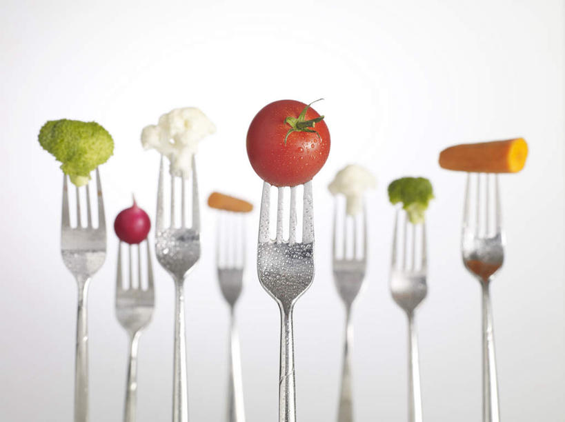 无人,横图,室内,特写,白天,白色背景,正面,萝卜,胡萝卜,蔬菜,西红柿,一排,许多,新鲜,整齐,花菜,花椰菜,西兰花,食品,食物,排列,摄影,有机食品,绿色食品,影棚,水萝卜,队列,红萝卜,甘荀,番茄,彩图,影棚拍摄,拍摄