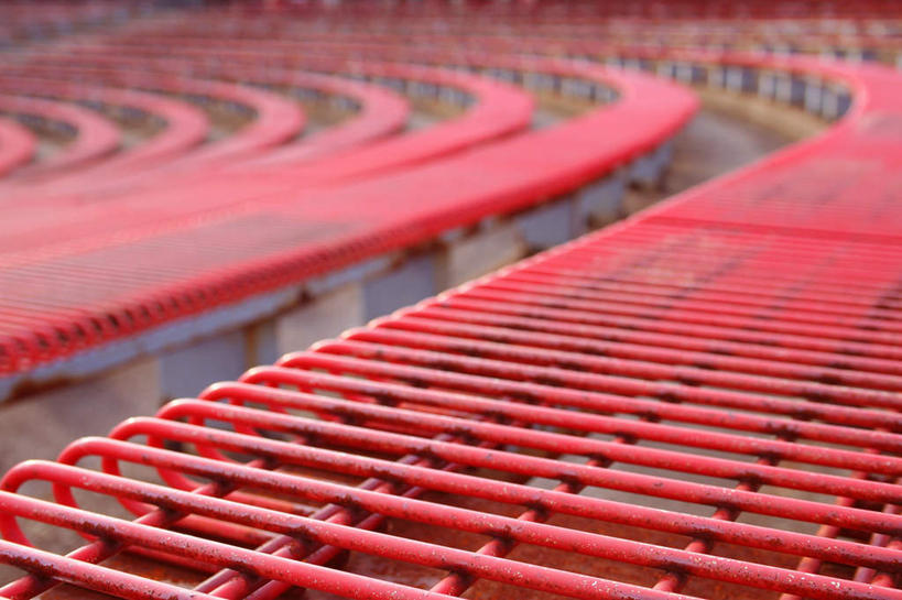 无人,体育馆,运动场,横图,俯视,室内,特写,白天,椅子,一排,许多,朦胧,模糊,整齐,很多,弧形,体育场,座位,排列,红色,弧度,弧线,队列,运动馆,坐位,彩图,高角度拍摄