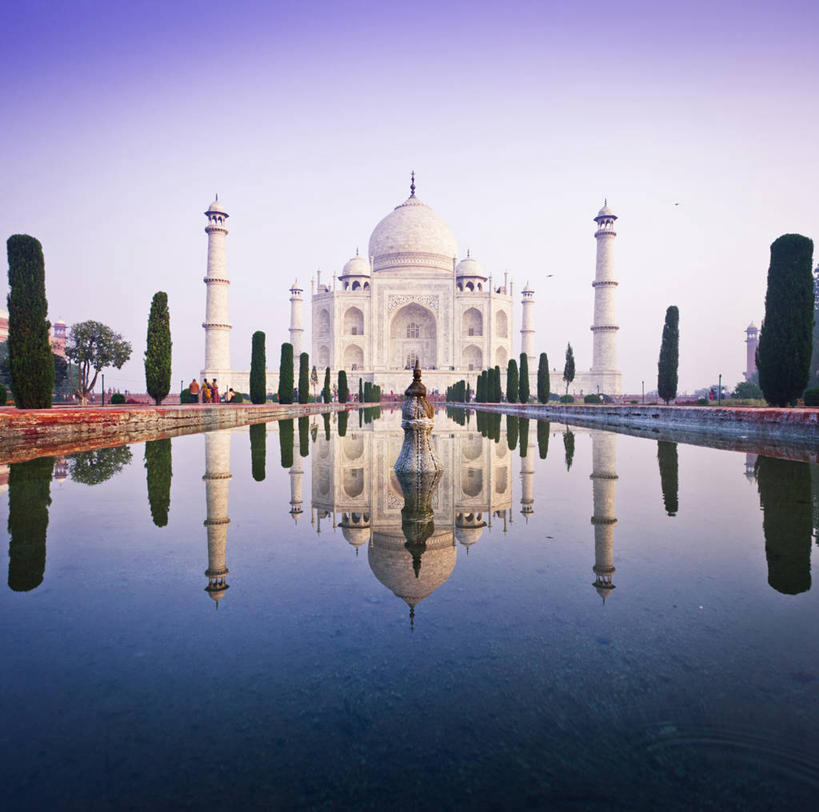 无人,横图,室外,白天,正面,旅游,度假,名胜古迹,植物,地标,泰姬陵,印度,亚洲,阴影,遗迹,光线,影子,池塘,水池,古迹,文物,娱乐,古建筑,树,树木,蓝色,绿色,倒影,蓝天,天空,阳光,自然,天,享受,休闲,旅游胜地,放松,生长,晴朗,成长,倒映,陵墓,南亚,古文明,世界文化遗产,万里无云,泰姬.马哈尔陵,伊斯兰建筑,泰姬玛哈,世界七大奇迹,反照,泰吉.玛哈尔陵,晴空,晴空万里,彩图,标志性建筑