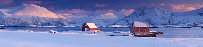 无人,家,木屋,横图,室外,白天,正面,旅游,度假,美景,日落,山,雪,雪山,大雪,挪威,欧洲,阴影,光线,影子,冰,积雪,景观,山峰,晚霞,霞光,雪景,云,云朵,冬季,冬天,落日,山峦,云彩,娱乐,住宅,蓝色,白云,蓝天,天空,阳光,自然,黄昏,天,享受,休闲,景色,彩霞,放松,寒冷,晴朗,冰冷,斯堪的纳维亚,自然风光,北欧,斯堪的那维亚,斯堪的那维亚半岛,斯堪的纳维亚半岛,严寒,冰凉,酷寒,凛冽,凛凛,极冷,拉普兰,挪威王国,夕照,薄暮,诺尔兰,诺尔兰郡,晴空,夕阳,彩图,傍晚,茅舍,茅屋,棚屋,小木屋,小屋,斜阳