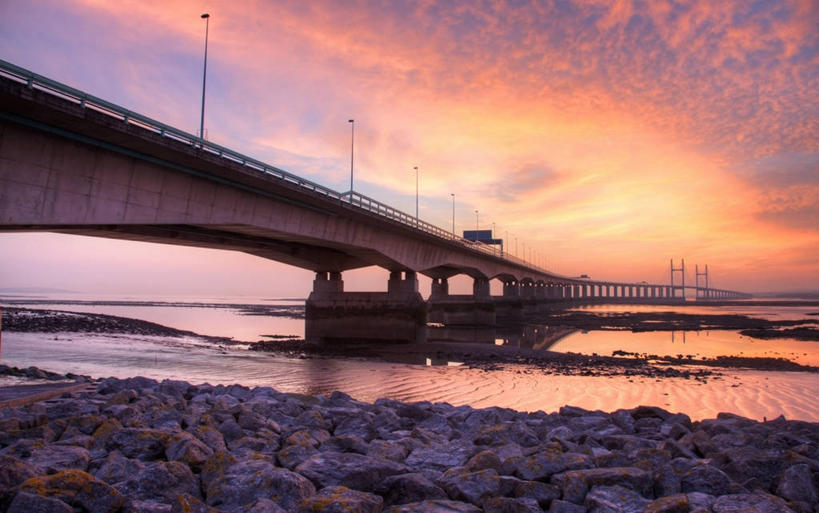 无人,横图,室外,白天,正面,旅游,度假,河流,石头,美景,日落,沙滩,水,标志建筑,地标,建筑,英国,欧洲,一堆,许多,阴影,堆叠,堆积,光线,沙子,石子,影子,河岸,河水,河滩,景观,水流,晚霞,霞光,落日,建筑群,桥,沙地,很多,娱乐,建设,石桥,拱桥,栈桥,阳光,自然,黄昏,享受,休闲,景色,彩霞,放松,拱形,人行桥,堆,石拱桥,西欧,自然风光,大不列颠,威尔士,大不列颠及北爱尔兰联合王国,威尔士公国,夕照,薄暮,威尔士塞文桥,石块,岩石,夕阳,彩图,傍晚,大不列颠王国,大英帝国,联合王国,日不落帝国,斜阳