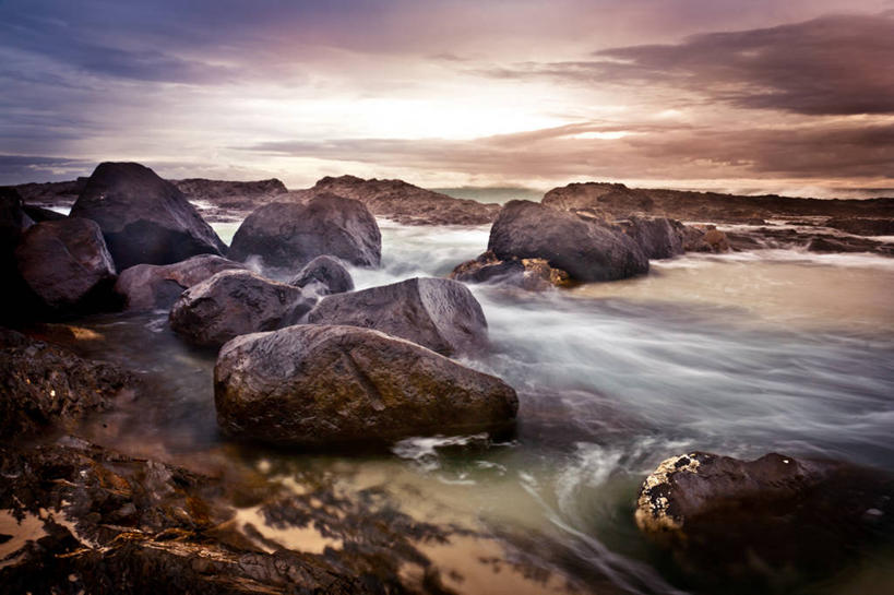 无人,横图,室外,白天,正面,旅游,度假,日出,海浪,海洋,石头,美景,太阳,澳大利亚,许多,石子,景观,浪花,朝霞,晨曦,黎明,很多,娱乐,阳光,自然,海水,享受,休闲,景色,放松,自然风光,大洋洲,澳洲,海景,黄金海岸,昆士兰州,南方大陆,澳大利亚联邦,昆士兰,澳大利亚黄金海岸,大海,风浪,海,海水的波动,近岸浪,石块,岩石,涌浪,朝阳,彩图,卯时,破晓,日始