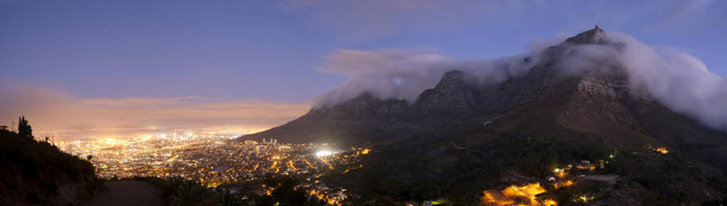 无人,高楼大厦,横图,全景,俯视,室外,夜晚,旅游,度假,美景,日落,天际线,雾,大厦,建筑,摩天大楼,非洲,南非,阴影,朦胧,模糊,光线,影子,景观,晚霞,霞光,云,云朵,落日,灯光,首都,云彩,娱乐,蓝色,白云,蓝天,天空,自然,黄昏,天,享受,休闲,景色,彩霞,放松,晴朗,迷雾,自然风光,开普敦,桌山,省会,阿非利加洲,立法首都,南非共和国,西开普省,夕照,薄暮,大雾,晴空,夕阳,彩图,高角度拍摄,傍晚,大楼,高层建筑,高楼,摩天楼,斜阳