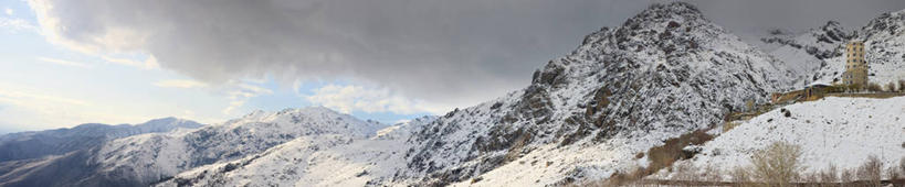 无人,家,横图,全景,室外,白天,正面,旅游,度假,美景,山,天际线,雪,雪山,大雪,伊朗,亚洲,阴影,光线,影子,房屋,屋子,冰,积雪,景观,山峰,雪景,云,云朵,冬季,冬天,山峦,首都,云彩,娱乐,楼房,住宅,蓝色,白云,蓝天,天空,阳光,自然,天,享受,休闲,景色,放松,寒冷,晴朗,冰冷,自然风光,西亚,严寒,冰凉,酷寒,凛冽,凛凛,极冷,伊朗伊斯兰共和国,德黑兰,晴空,彩图,房子