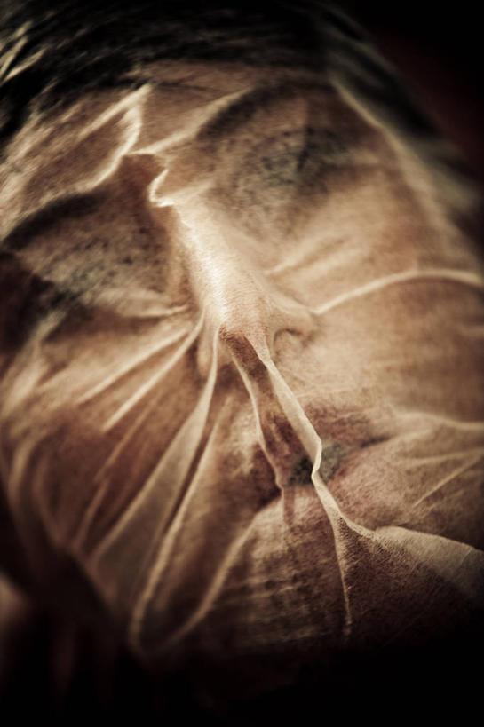 西方人,脸,头,脸颊,一个人,竖图,室内,特写,白天,正面,袋子,欧洲,欧洲人,仅一个年轻女性,仅一个女性,仅一个人,阴影,反射,影子,塑料,注视,塑料制品,观察,看,张嘴,摄影,影棚,观看,察看,恐怖,关注,自杀,张大嘴巴,塑封,可怕,自尽,可骇,年轻女性,女人,女性,白种人,头部,脸部,脸蛋,面部,张开嘴,半身,彩图,影棚拍摄,拍摄,密封袋,塑封袋