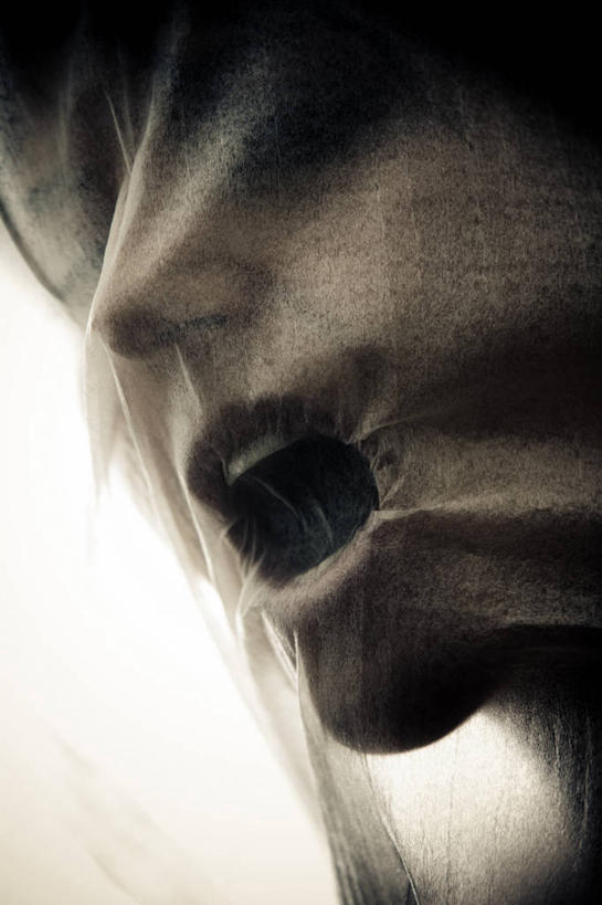 西方人,脸,头,脸颊,脖子,一个人,竖图,室内,特写,白天,白色背景,侧面,袋子,欧洲,欧洲人,仅一个年轻女性,仅一个女性,仅一个人,阴影,反射,影子,塑料,白色,塑料制品,张嘴,摄影,影棚,恐怖,自杀,张大嘴巴,塑封,可怕,自尽,可骇,年轻女性,女人,女性,白种人,头部,脖,颈,颈部,脸部,脸蛋,面部,张开嘴,半身,彩图,影棚拍摄,拍摄,密封袋,塑封袋