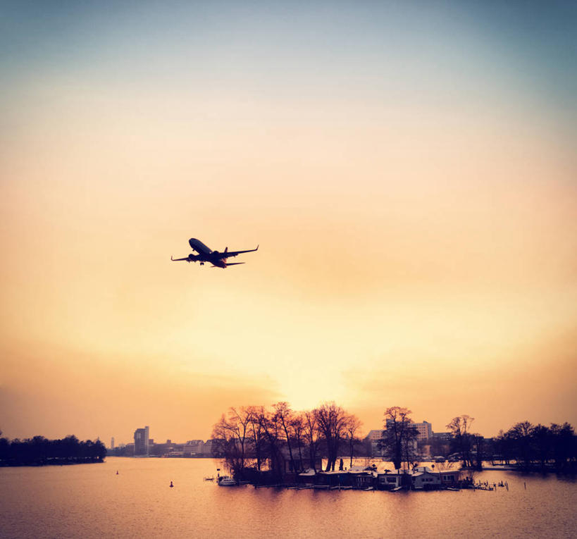 无人,横图,室外,白天,正面,旅游,度假,河流,美景,日落,水,植物,飞机,德国,欧洲,飞翔,飞行,河水,景观,水流,晚霞,霞光,落日,交通,翱翔,娱乐,航空,飞,树,树木,绿色,天空,自然,黄昏,交通工具,天,享受,休闲,景色,彩霞,放松,运输,一架,生长,成长,客机,西欧,自然风光,载具,德意志联邦共和国,夕照,支流,薄暮,易北河,萨克森州,萨克森自由州,夕阳,彩图,傍晚,哈弗尔河,哈韦尔河,斜阳