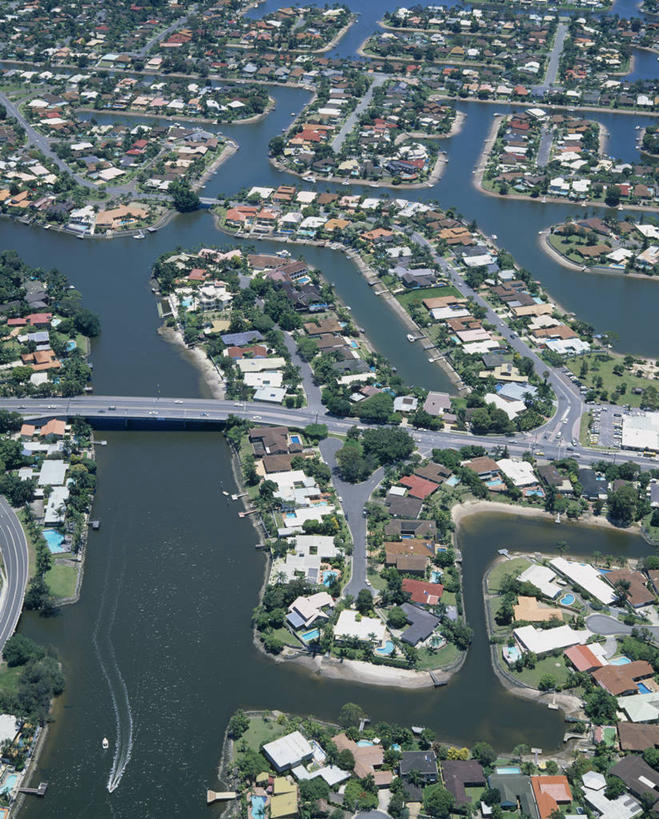 无人,家,竖图,俯视,航拍,室内,白天,旅游,度假,海浪,海洋,美景,植物,城市风光,城市,大桥,建筑,立交桥,桥梁,澳大利亚,阴影,光线,影子,房屋,屋子,景观,浪花,高架,公寓,斜拉桥,桥,娱乐,建设,洋房,楼房,住宅,树,树木,绿色,阳光,自然,海水,享受,休闲,景色,放松,生长,成长,鸟瞰,大洋洲,澳洲,海景,黄金海岸,昆士兰州,南方大陆,澳大利亚联邦,昆士兰,澳大利亚黄金海岸,大海,风浪,海,海水的波动,近岸浪,涌浪,彩图,高角度拍摄,房子