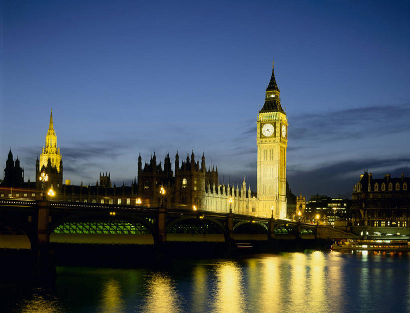 无人,横图,室外,白天,正面,旅游,度假,河流,石头,名胜古迹,日落,水,标志建筑,地标,建筑,路灯,照明,英国,欧洲,伦敦,阴影,波纹,遗迹,时间,光线,石子,时钟,影子,河水,水流,晚霞,霞光,落日,钟楼,桥,灯光,涟漪,首都,计时,古迹,文物,娱乐,建设,古建筑,石桥,大本钟,大笨钟,拱桥,栈桥,灯,倒影,水纹,黄昏,钟表,波浪,享受,休闲,表,旅游胜地,彩霞,放松,拱形,人行桥,石拱桥,照亮,倒映,照明设备,西欧,大不列颠,古文明,大不列颠及北爱尔兰联合王国,水晕,塔钟,雾都,夕照,反照,薄暮,威斯敏斯特跨河大桥,西敏寺大桥,威斯敏斯特宫报时钟,伊丽莎白塔,钟,石块,夕阳,彩图,傍晚,大不列颠王国,大英帝国,联合王国,日不落帝国,斜阳