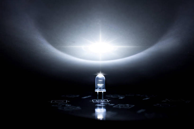 无人,横图,室内,特写,白天,正面,节能,静物,照明,阴影,环保,光线,灯泡,影子,灯光,灯,一个,黑色,灯具,能源,单个,电子元件,照亮,半导体,二极管,低碳,照明工具,发光二极管,彩图,LED球泡灯,球泡灯