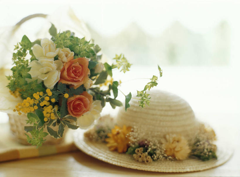 无人,交叉,横图,室内,特写,白天,正面,智慧,窗户,含羞草,竹子,帽子,许多,阴影,竹制,朦胧,模糊,艺术,装饰,盛开,编织,反射,草帽,篮子,影子,很多,花蕾,文化,玻璃窗,花,花瓣,花朵,鲜花,插花,竹篮,花苞,花蕊,竹条,华丽,修饰,插花艺术,交织,点缀,创造,竹制品,创作,想象,衬托,美观,雅致,雅观,一顶,穿插,知羞草,怕丑草,感应草,彩图