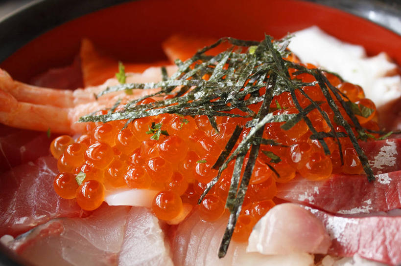 米饭,生鱼片,无人,横图,俯视,室内,特写,白天,烹饪,餐桌,桌子,蔬菜,一堆,许多,阴影,堆叠,堆积,新鲜,反射,木制,影子,海苔,肉,鱼卵,鱼肉,日本料理,鱼片,料理,食品,紫菜,饭,很多,鱼籽,菜肴,美食,肉类,食物,木制品,容器,碗,日式料理,日式,佳肴,有机食品,绿色食品,餐台,储藏,堆,五谷,储存,肉食,沙西米,彩图,高角度拍摄,条斑紫菜,贮存,刺身