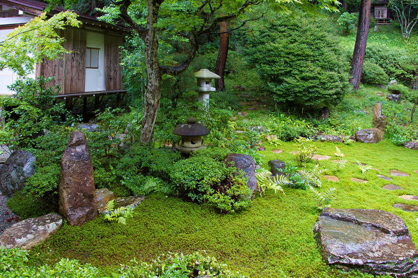 无人,家,横图,室外,白天,正面,旅游,度假,草地,草坪,石头,美景,植物,照明,日本,亚洲,石子,房屋,屋子,景观,灯光,娱乐,楼房,住宅,灯,草,树,树木,绿色,自然,灯具,享受,休闲,瓦房,景色,放松,生长,成长,照亮,照明设备,自然风光,东亚,本州,本州岛,日本国,中部地方,岐阜,岐阜县,石块,岩石,彩图,房子,石灯,高山市