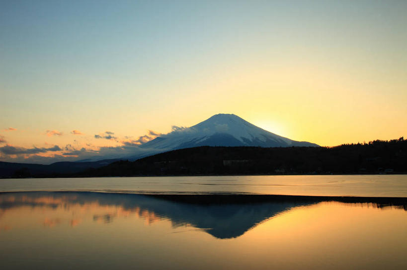 无人,横图,室外,白天,正面,旅游,度假,草地,草坪,湖,湖泊,火山,美景,日落,山,树林,水,雪,雪山,植物,大雪,富士山,日本,亚洲,冰,湖面,积雪,景观,山峰,水流,水面,晚霞,霞光,雪景,冬季,冬天,落日,山峦,娱乐,草,树,树木,蓝色,绿色,倒影,蓝天,天空,自然,黄昏,湖水,天,享受,休闲,景色,彩霞,放松,寒冷,生长,晴朗,成长,淡水湖,冰冷,倒映,自然风光,东亚,本州,万里无云,本州岛,日本国,中部地方,山梨,山梨县,严寒,冰凉,酷寒,凛冽,凛凛,极冷,富士五湖,山中湖,夕照,反照,薄暮,活火山,晴空,晴空万里,夕阳,彩图,傍晚,南都留郡,斜阳,富士河口湖町