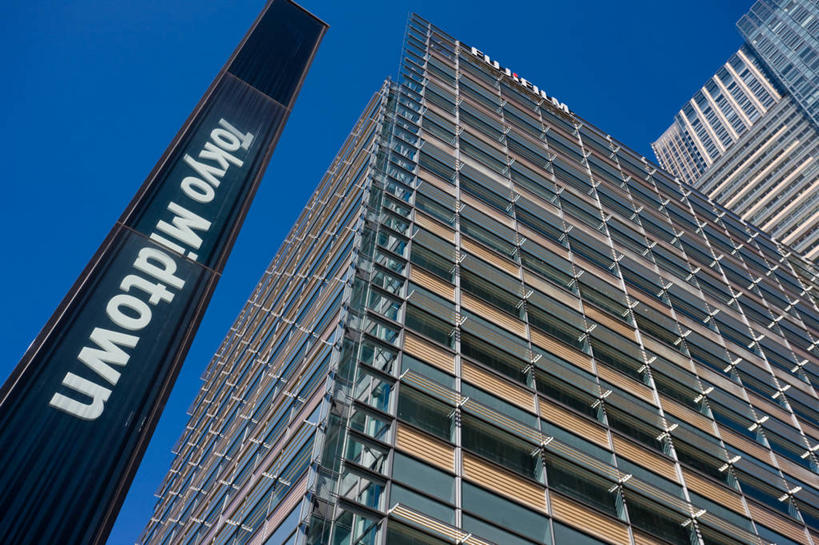 无人,高楼大厦,横图,室外,白天,仰视,度假,美景,城市风光,城市,大厦,建筑,摩天大楼,东京,日本,亚洲,阴影,光线,英文,标志,文字,影子,字符,字母,景观,娱乐,标识,建设,蓝色,蓝天,天空,阳光,天,享受,休闲,景色,放松,晴朗,英文字母,东亚,本州,万里无云,关东地方,本州岛,日本国,东京都,县厅,港区,东京市,六本木,六本木新城,晴空,晴空万里,彩图,低角度拍摄,大楼,高层建筑,高楼,摩天楼