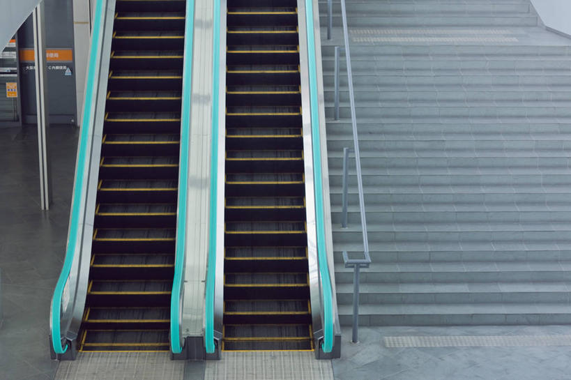 无人,栏杆,横图,室内,白天,正面,楼梯,电梯,扶手,电动扶梯,阶梯,自动扶梯,运输工具,护栏,台阶,彩图,扶手电梯,升降设备,运输带,自动行人电梯,电扶梯