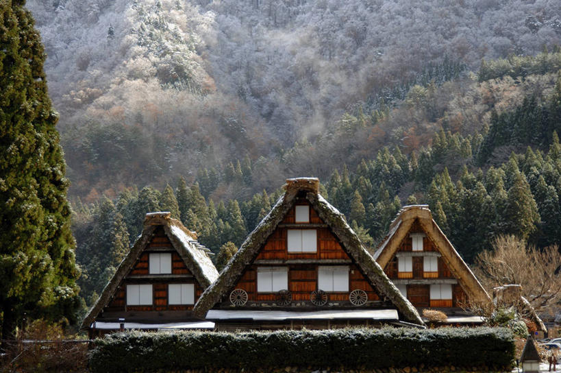 无人,家,木屋,横图,室外,白天,正面,旅游,度假,石头,美景,森林,山,山脉,树林,植物,日本,亚洲,阴影,光线,石子,影子,景观,山峰,山峦,娱乐,住宅,树,树木,绿色,阳光,自然,群山,享受,休闲,景色,放松,生长,成长,自然风光,东亚,沉积岩,本州,本州岛,日本国,中部地方,岐阜,岐阜县,水成岩,石块,岩石,彩图,茅舍,茅屋,棚屋,小木屋,小屋,大野郡,白川村