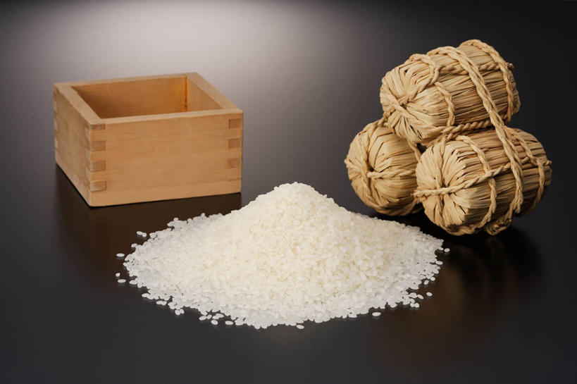 无人,横图,俯视,室内,特写,白天,一堆,许多,堆叠,堆积,黑色背景,木制,木盒,谷类,谷物,米,很多,大米,三个,一个,木制品,容器,绳子,摄影,影棚,单个,储藏,堆,捆绑,绳索,秸秆,储存,绑缚,彩图,高角度拍摄,影棚拍摄,拍摄,贮存