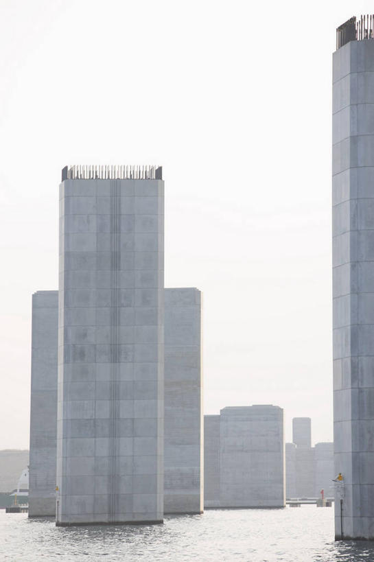 无人,竖图,室外,白天,正面,海浪,海洋,大桥,立交桥,桥梁,浪花,高架,斜拉桥,桥,天空,海水,天,海景,大海,风浪,海,海水的波动,近岸浪,涌浪,彩图