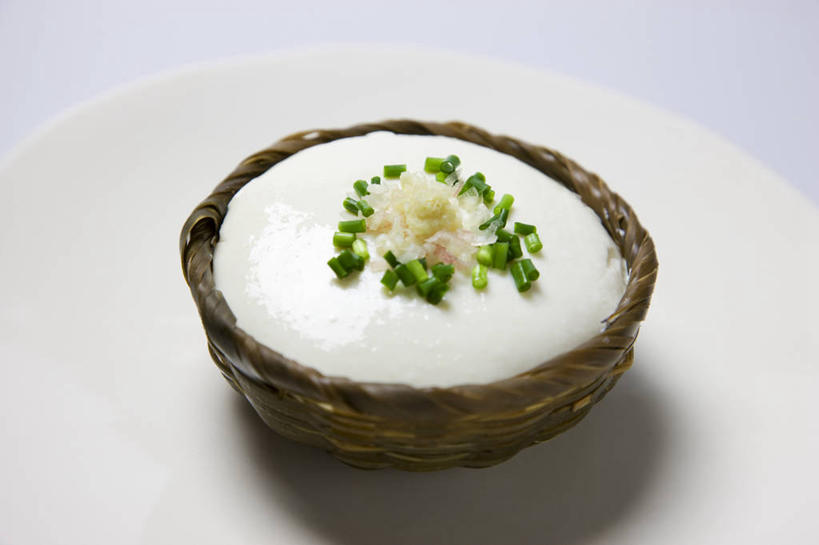 点心,无人,横图,俯视,室内,特写,白天,蔬菜,餐具,阴影,新鲜,反射,碟子,盘,影子,葱,青葱,食品,布丁,甜点,甜品,食物,一个,盘子,碟,果冻,甜食,零食,摄影,有机食品,绿色食品,影棚,单个,啫喱,彩图,高角度拍摄,影棚拍摄,拍摄