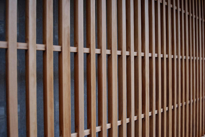 无人,横图,室内,特写,白天,正面,门,静物,一排,拉门,阴影,整齐,反射,纹路,木制,纹理,影子,移门,排列,木制品,队列,肌理,障子,纸门,拉窗,纸拉窗,纸拉门,彩图