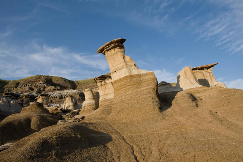 无人,横图,室外,白天,正面,旅游,度假,石头,美景,山,山脉,加拿大,阴影,光线,石子,影子,景观,山峰,云,云朵,山峦,云彩,娱乐,蓝色,白云,蓝天,天空,阳光,自然,群山,天,享受,休闲,景色,放松,晴朗,北美,北美洲,自然风光,美洲,阿尔伯塔省,阿尔伯塔,北亚美利加洲,亚美利加洲,艾伯塔,艾伯塔省,亚伯达,石块,岩石,晴空,彩图,阿省,艾省,亚伯达省,亚省