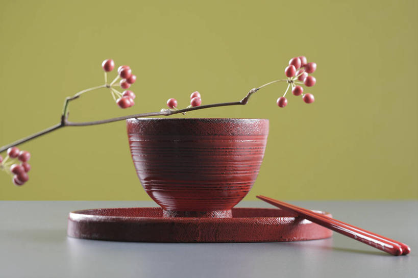 无人,横图,室内,特写,白天,正面,餐桌,筷子,桌子,浆果,餐具,水果,一双,阴影,新鲜,反射,碟子,盘,影子,陶瓷,生食,食品,果实,枝条,陶瓷制品,文化,传统,树枝,食物,一个,红色,盘子,容器,碟,碗,摄影,有机食品,绿色食品,影棚,单个,餐台,储藏,礼节,储存,礼仪,虬枝,枝杈,进餐用具,彩图,影棚拍摄,拍摄,贮存