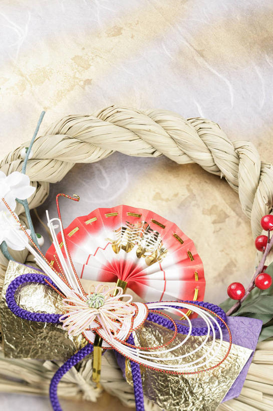 无人,竖图,俯视,室内,特写,白天,静物,阴影,节日,艺术,反射,影子,手工艺品,艺术品,文化,传统,草绳,绳子,工艺品,祈祷,健康,许愿,摄影,信仰,影棚,纪念,绳索,祈求,高雅,自信心,品位,花纸绳,日本水引,日本水引绣,水引绣,注连绳,稻草绳,平安,彩图,高角度拍摄,影棚拍摄,拍摄