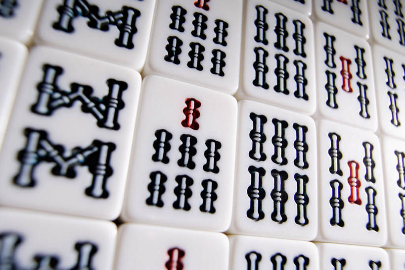 无人,横图,室内,特写,白天,正面,游戏,赌博,贪欲,竞争,静物,玩具,一排,许多,阴影,整齐,并列,并排,反射,影子,很多,玩,娱乐,刺激,排列,麻将,休闲,活动,队列,发泄,消遣,智力,赌具,平行,投机,侥幸,欲望,宣泄,玩耍,嬉戏,彩图,箭牌,胜负,输赢