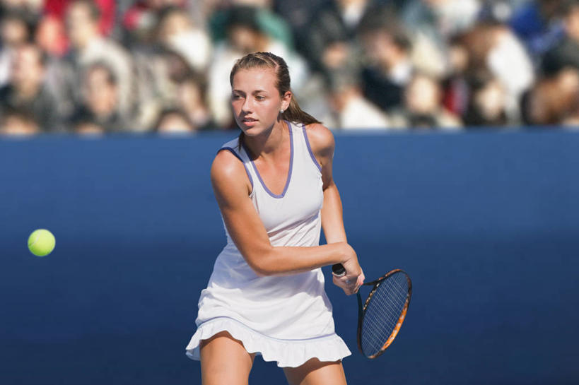 西方人,一个人,运动员,站,笑,微笑,露齿笑,横图,室外,白天,正面,裙子,运动服,锻炼,快乐,比赛,运动,竞争,网球,欧洲,欧洲人,仅一个年轻女性,仅一个女性,仅一个人,握,阴影,连衣裙,服装,光线,网球拍,影子,看台,球拍,网球装备,网球运动员,注视,娱乐,运动器械,座位,衣服,白色,阳光,观察,看,站着,休闲,健身器械,握着,服饰,观看,舞动,察看,挥舞,体育运动,衣着,穿着,关注,健身器材,衣饰,坐位,体育,网球比赛,网球赛,网球运动,年轻女性,女人,女性,白种人,体育运动员,运动选手,站立,半身,彩图,健身,运动器材,运动装