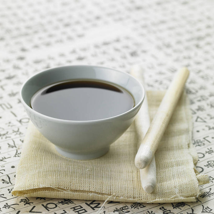 无人,竖图,俯视,室内,特写,白天,安全,纺织品,阴影,反射,棒子,布,药剂,影子,陶瓷,防护,陶瓷制品,织物,两个,一个,容器,药品,碗,治疗,单个,储藏,保护,布匹,药物,医疗,储存,保险,预防,平安,彩图,高角度拍摄,粗麻布,贮存