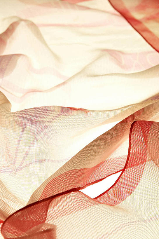 无人,竖图,俯视,室内,特写,白天,静物,一堆,许多,阴影,堆叠,堆积,装饰,反射,丝绸,丝带,影子,缎带,很多,绸带,围巾,温暖,围脖,堆,保暖,华丽,点缀,御寒,衬托,美观,雅致,雅观,彩图,高角度拍摄